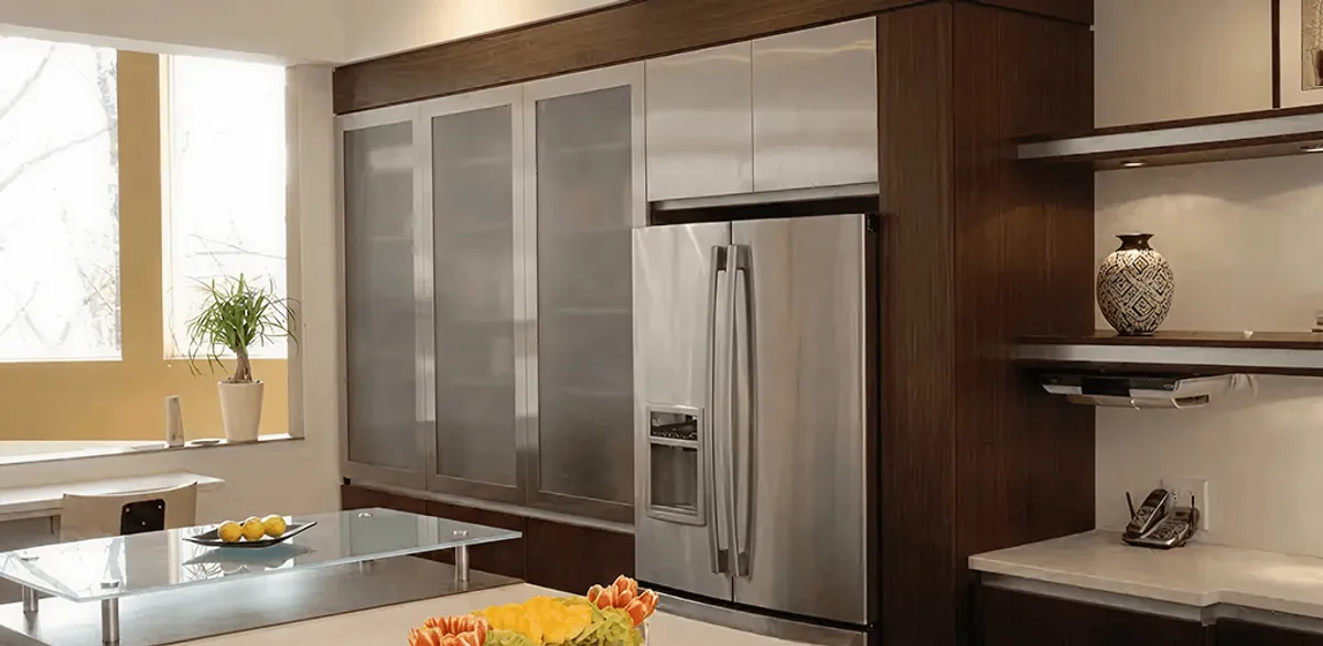 Cabinet door replacement and modern kitchen cabinet upgrade in Des Moines, IA