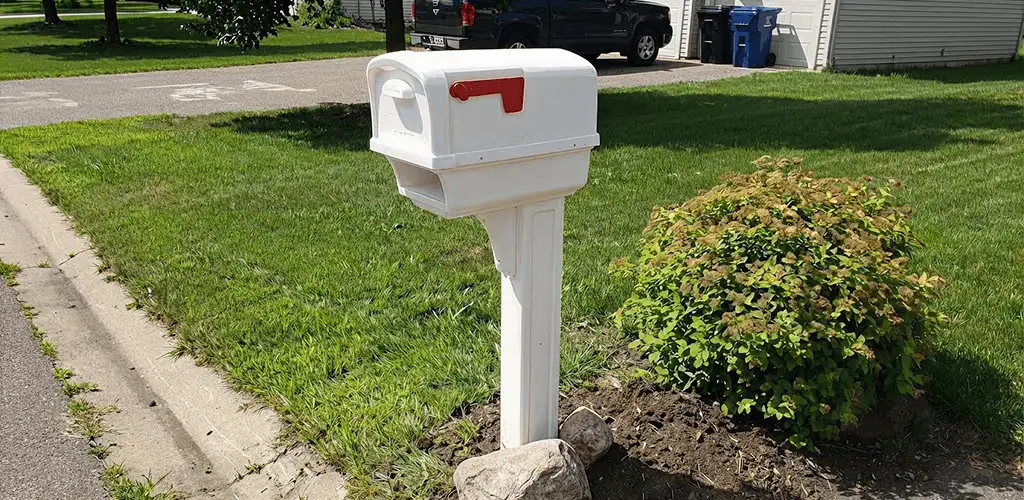 Mailbox installation for a residential curbside mailbox in Des Moines, IA